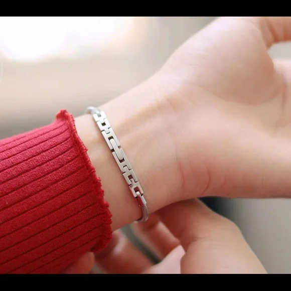 Hamilton American H812710 Women’s Watch
[Very Good Condition] Swiss-Made - Picture 10 of 10